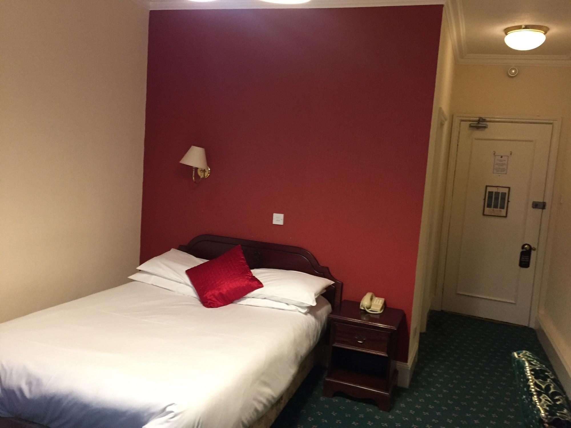 The Green Dragon Hotel Hereford Bagian luar foto