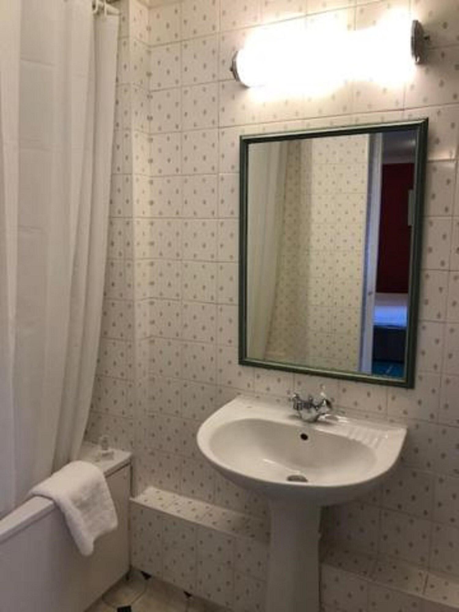 The Green Dragon Hotel Hereford Bagian luar foto