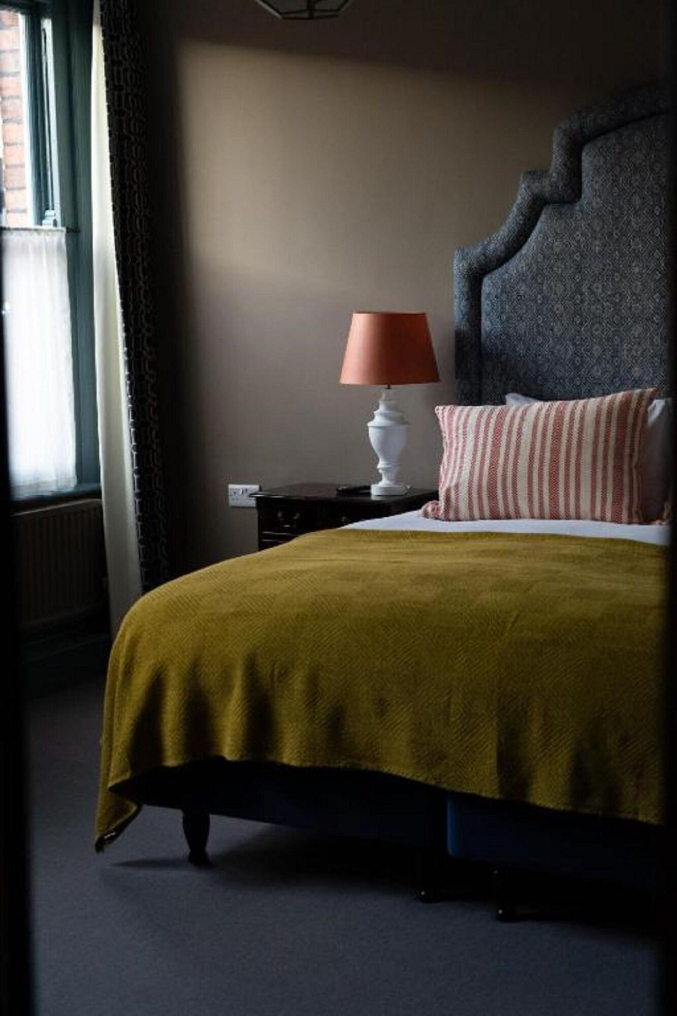 The Green Dragon Hotel Hereford Bagian luar foto