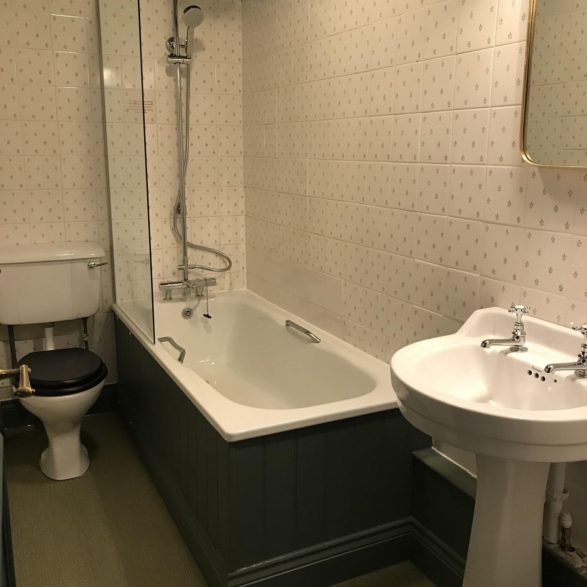 The Green Dragon Hotel Hereford Bagian luar foto