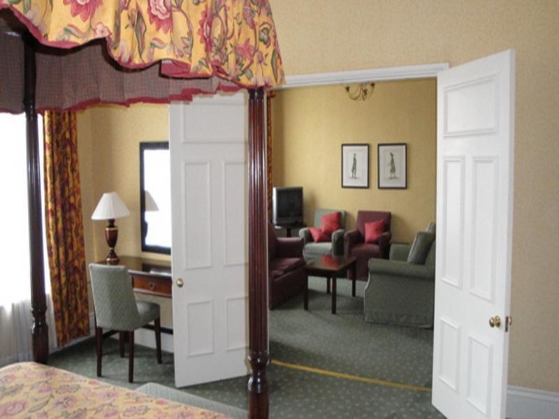 The Green Dragon Hotel Hereford Bagian luar foto