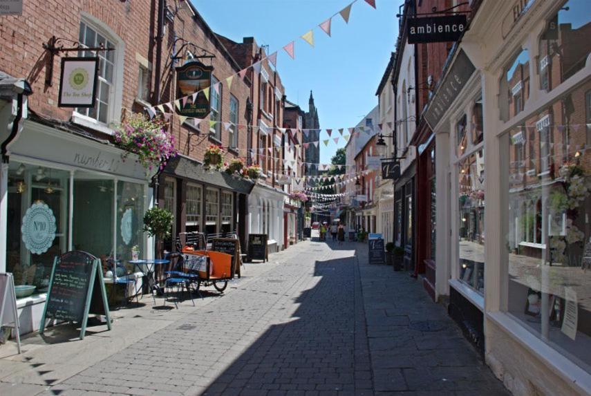 The Green Dragon Hotel Hereford Bagian luar foto