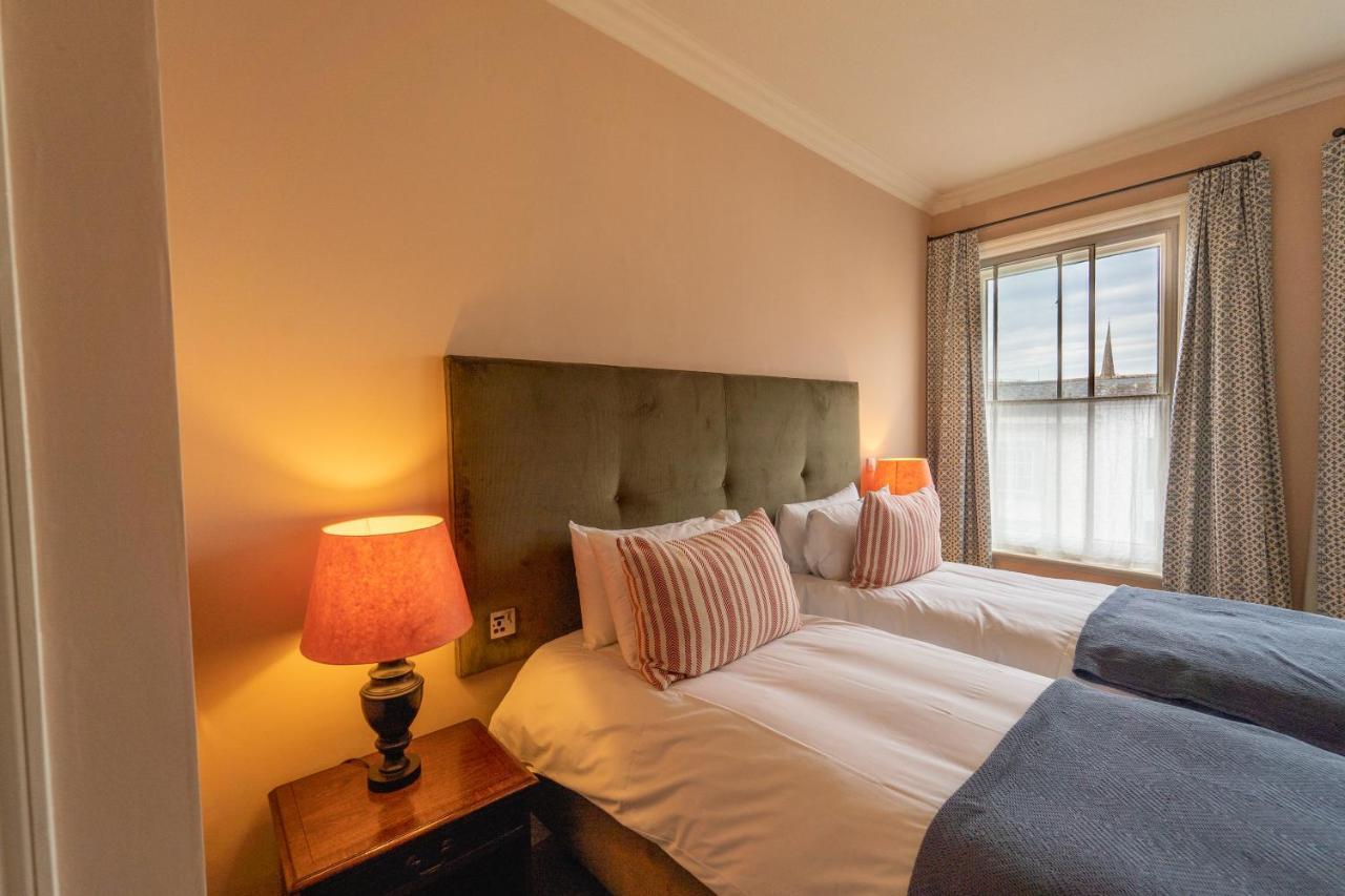 The Green Dragon Hotel Hereford Bagian luar foto